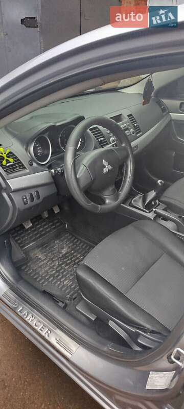 Седан Mitsubishi Lancer 2010 в Первомайске
