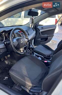 Хэтчбек Mitsubishi Lancer 2009 в 