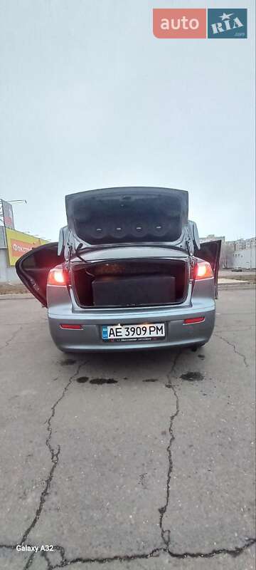 Седан Mitsubishi Lancer 2016 в Кривом Роге