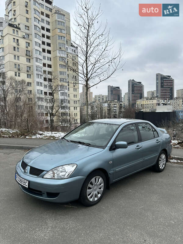 Седан Mitsubishi Lancer 2006 в Киеве