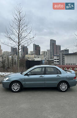 Седан Mitsubishi Lancer 2006 в Киеве