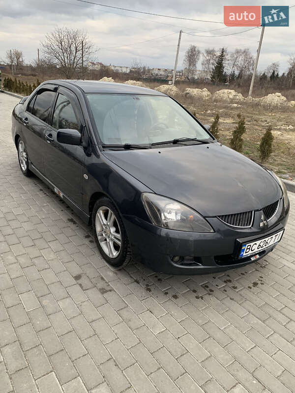 Седан Mitsubishi Lancer 2004 в Золочеве