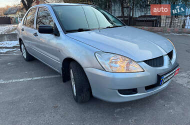 Седан Mitsubishi Lancer 2004 в Києві