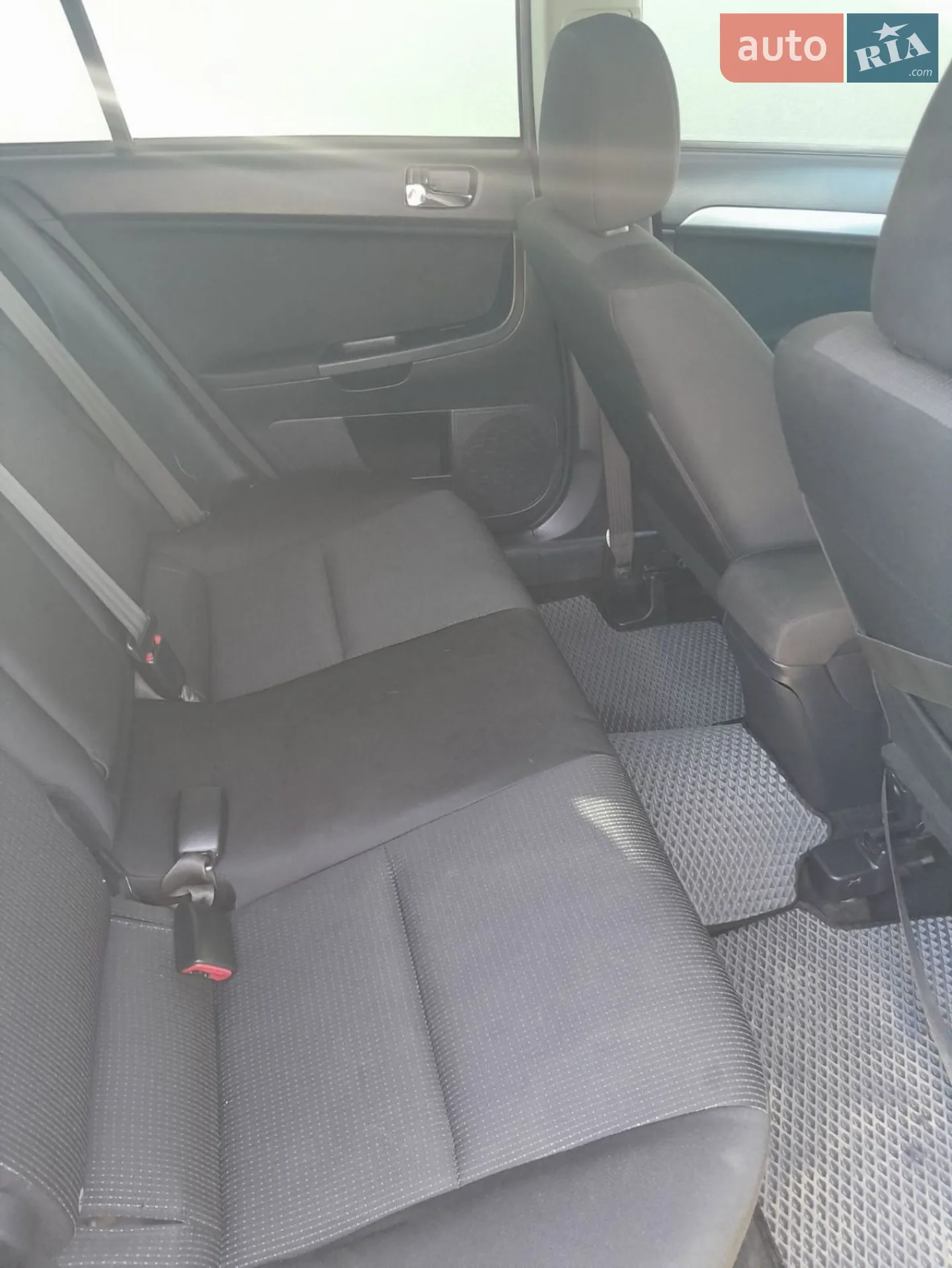 2010 Mitsubishi Lancer - мініатюра 6