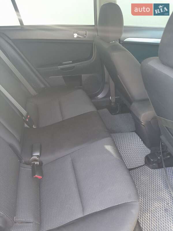 Хетчбек Mitsubishi Lancer 2010 в Івано-Франківську фото 6 Хетчбек Mitsubishi Lancer 2010 в Івано-Франківську