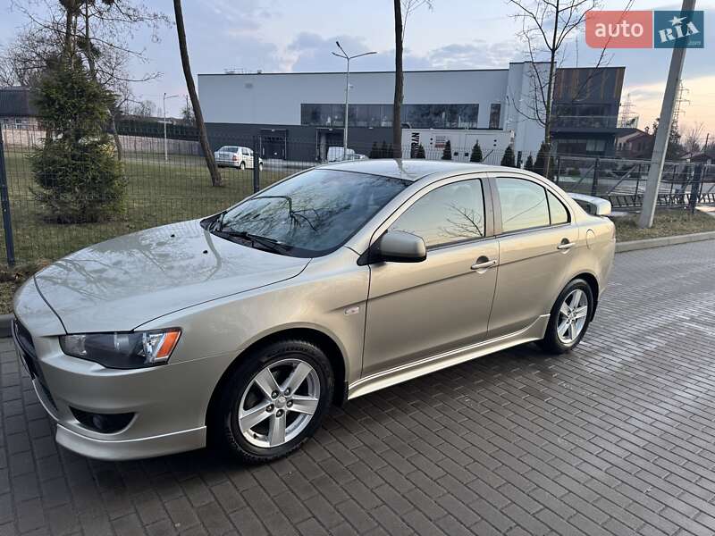 Седан Mitsubishi Lancer 2009 в Львові