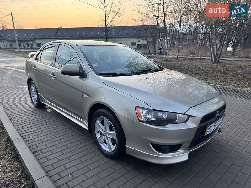 Седан Mitsubishi Lancer 2009 в Львові