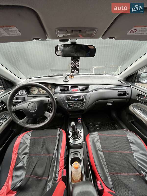 Седан Mitsubishi Lancer 2005 в Черновцах
