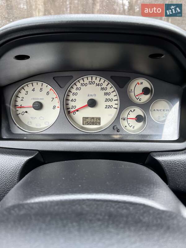 Седан Mitsubishi Lancer 2005 в Черновцах