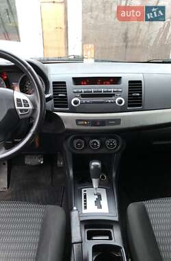 Седан Mitsubishi Lancer 2012 в Змиеве