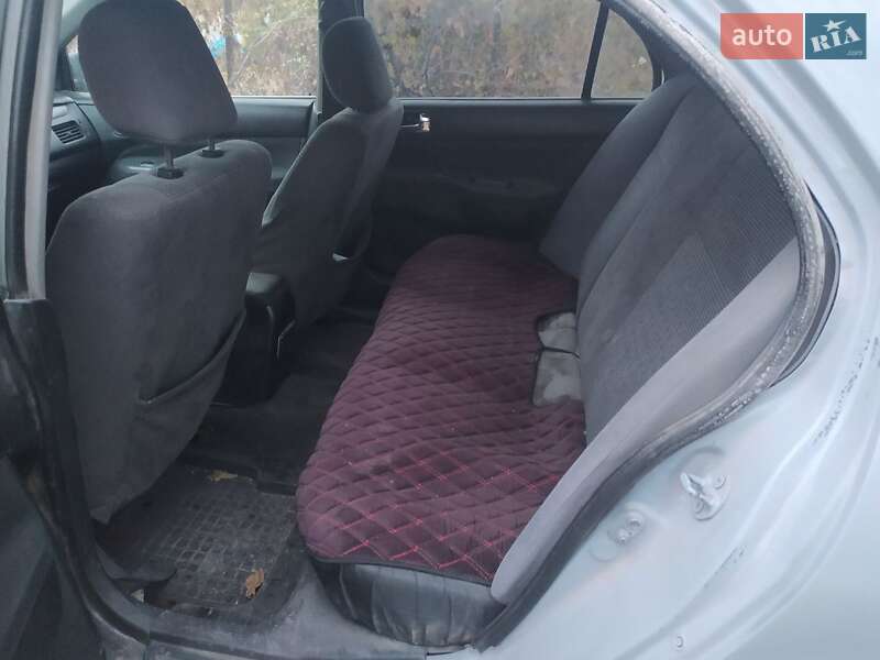 Седан Mitsubishi Lancer 2004 в Кам'янському