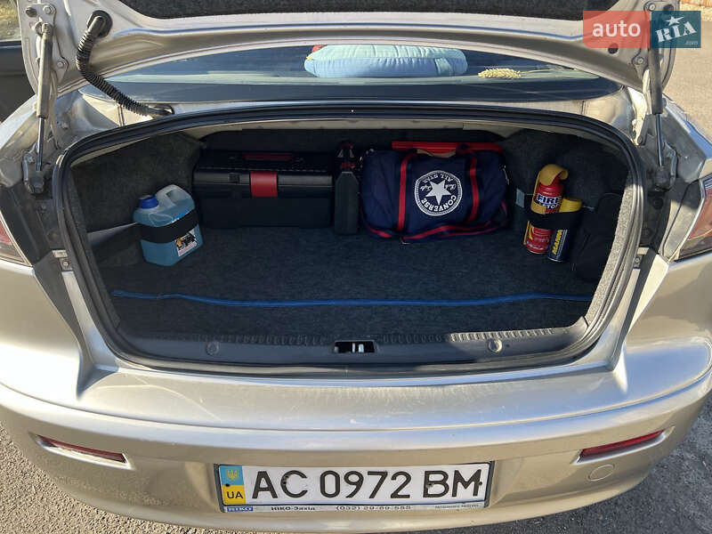 Седан Mitsubishi Lancer 2014 в Луцьку