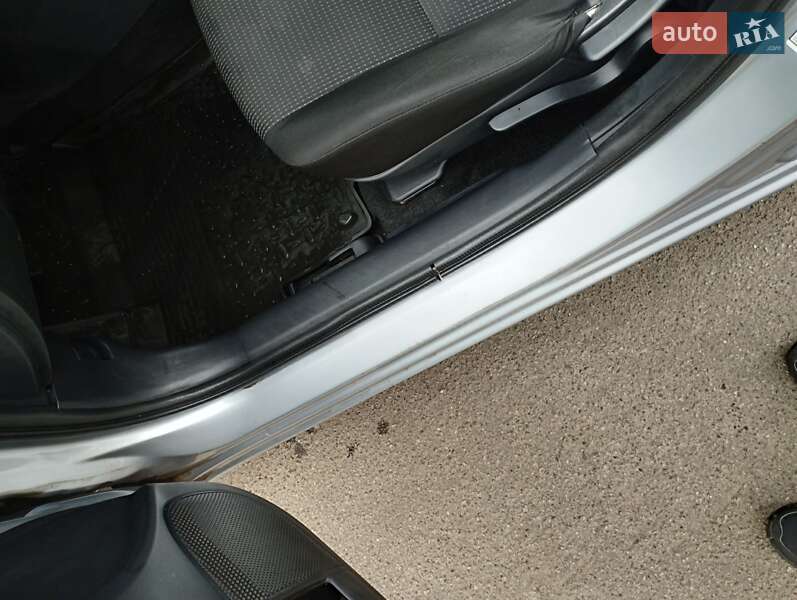 Седан Mitsubishi Lancer 2011 в Києві