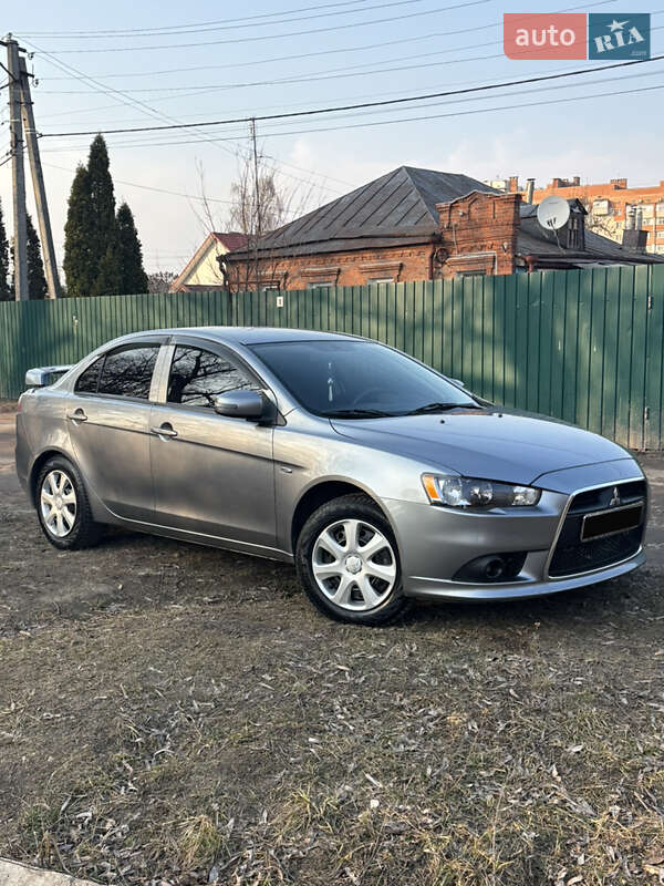 Седан Mitsubishi Lancer 2015 в Сумах