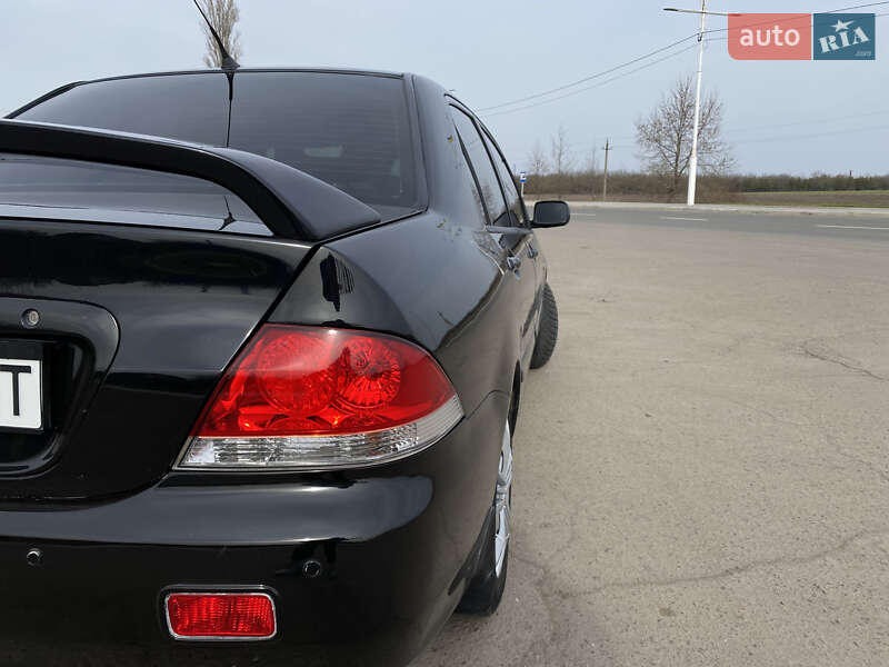 Седан Mitsubishi Lancer 2006 в Измаиле