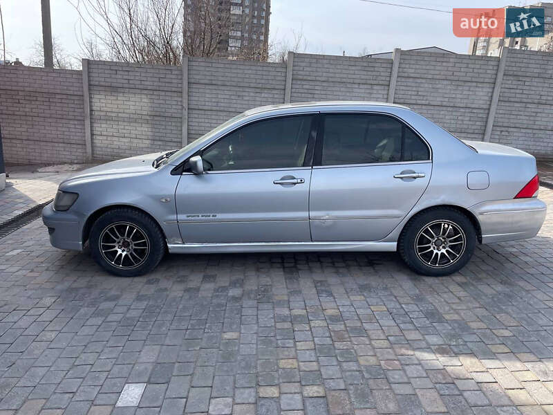 Седан Mitsubishi Lancer 2004 в Запорожье