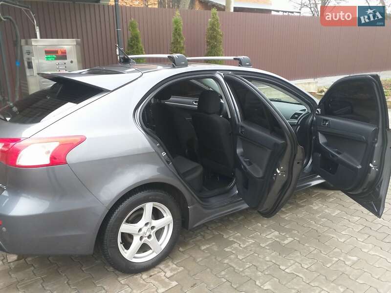 Хэтчбек Mitsubishi Lancer 2008 в Испасе