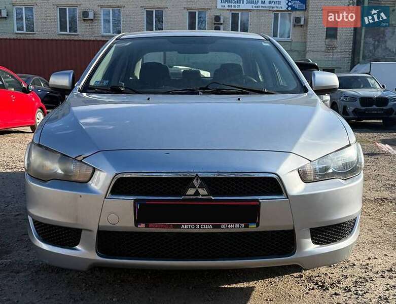 Седан Mitsubishi Lancer 2010 в Киеве
