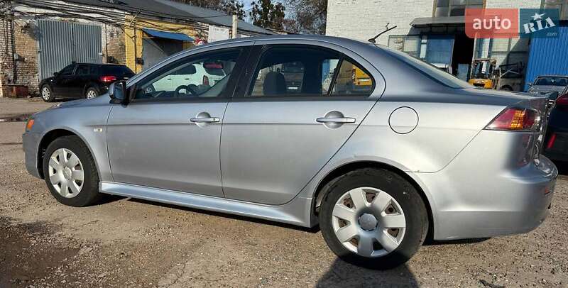 Седан Mitsubishi Lancer 2010 в Киеве