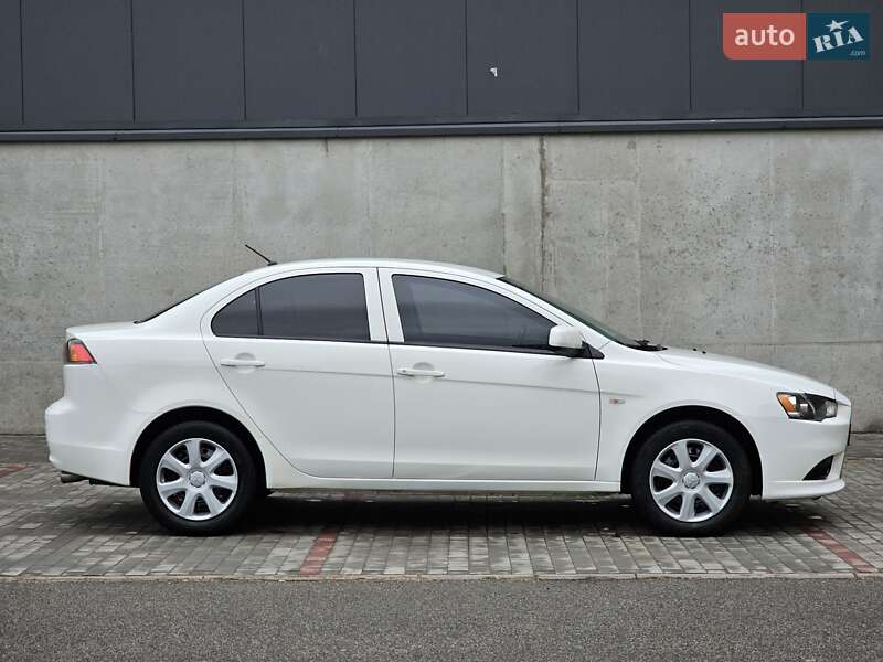Седан Mitsubishi Lancer 2012 в Києві