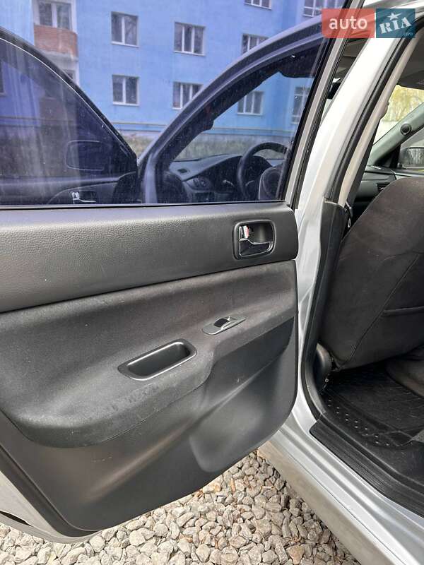 Седан Mitsubishi Lancer 2005 в Каменец-Подольском