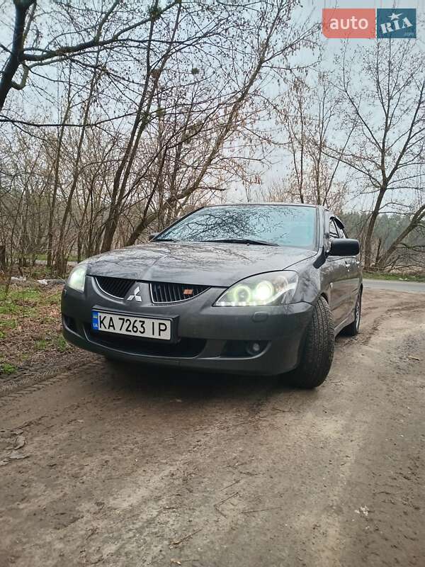 Седан Mitsubishi Lancer 2004 в 