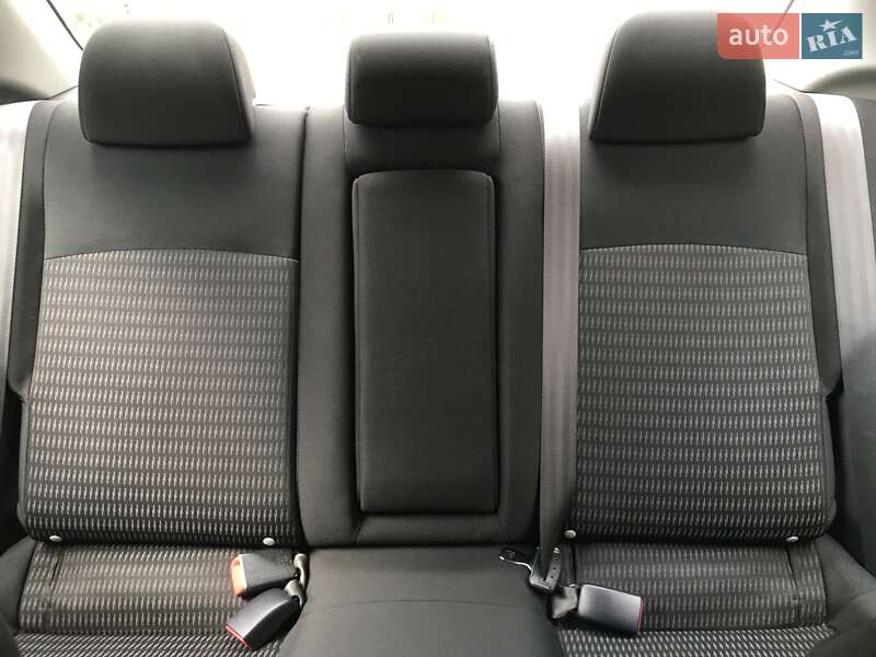 Седан Mitsubishi Lancer 2012 в Запоріжжі