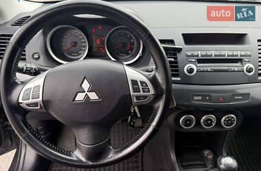 Хэтчбек Mitsubishi Lancer 2009 в 