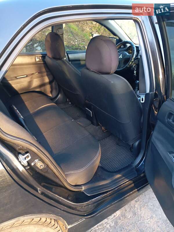 Седан Mitsubishi Lancer 2006 в Кропивницком