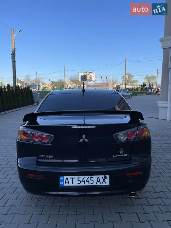 Седан Mitsubishi Lancer 2009 в Чернівцях