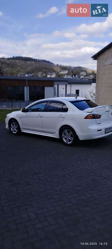 Седан Mitsubishi Lancer 2009 в Киеве
