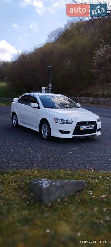 Седан Mitsubishi Lancer 2009 в Киеве