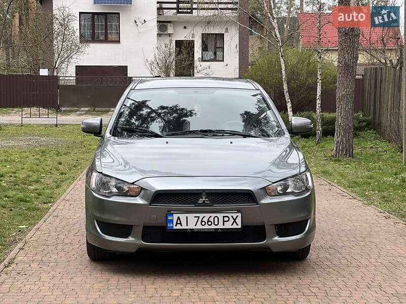Седан Mitsubishi Lancer 2016 в Києві