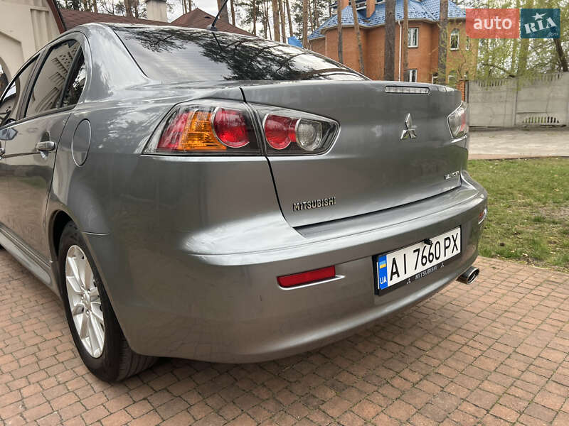 Седан Mitsubishi Lancer 2016 в Києві