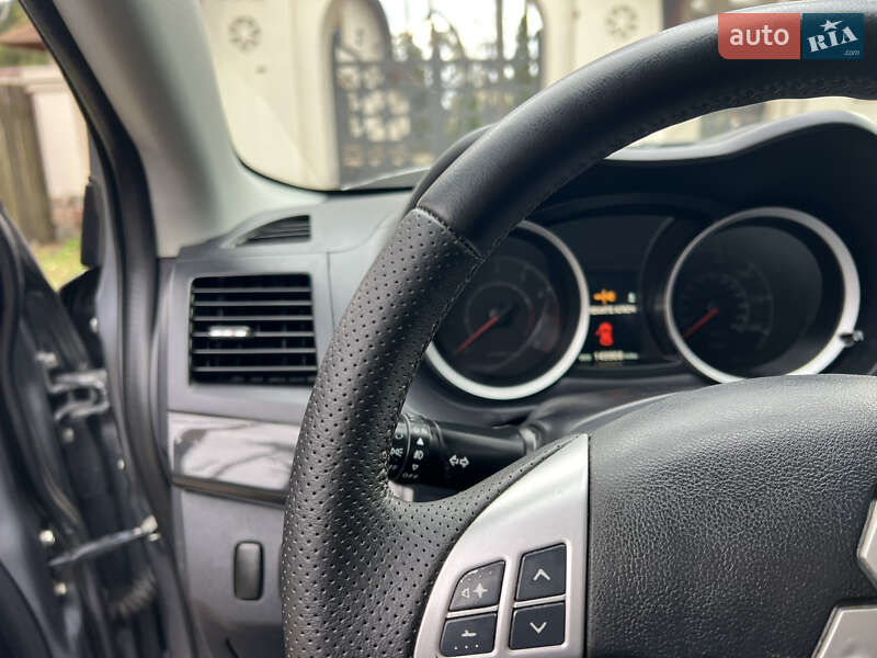 Седан Mitsubishi Lancer 2016 в Києві
