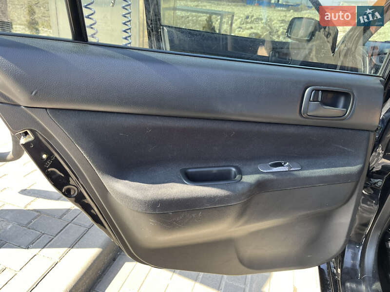 Седан Mitsubishi Lancer 2006 в Золочеві