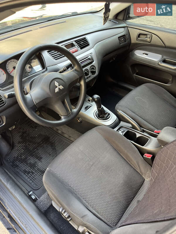 Седан Mitsubishi Lancer 2006 в Золочеві