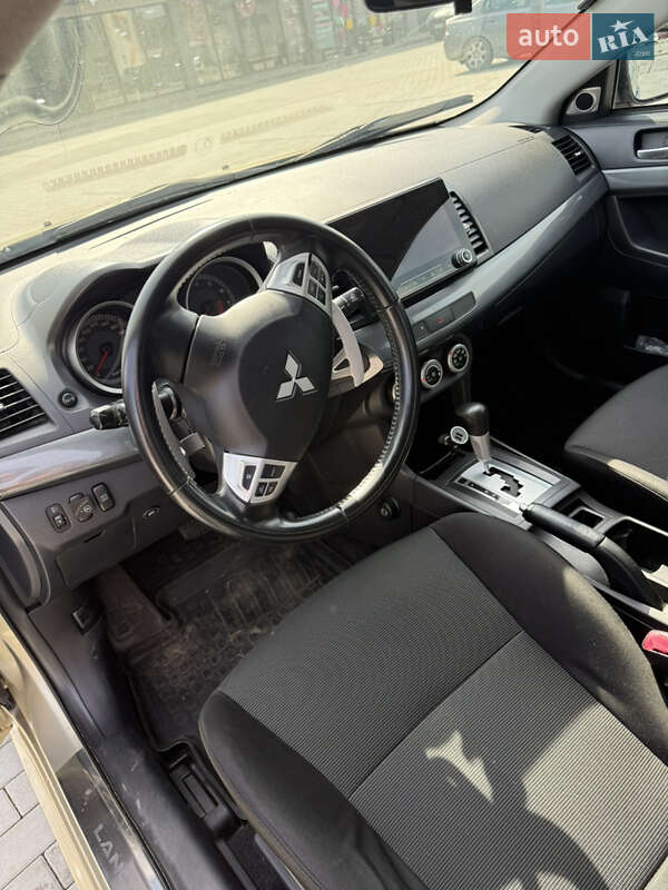 Седан Mitsubishi Lancer 2008 в Ужгороді