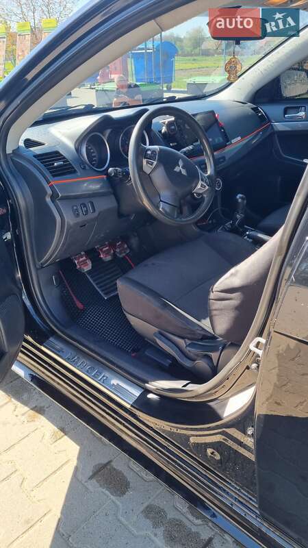 Седан Mitsubishi Lancer 2008 в Черновцах