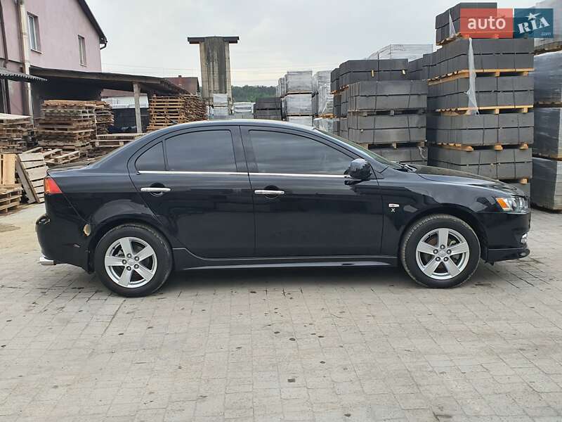 Седан Mitsubishi Lancer 2008 в Ужгороде