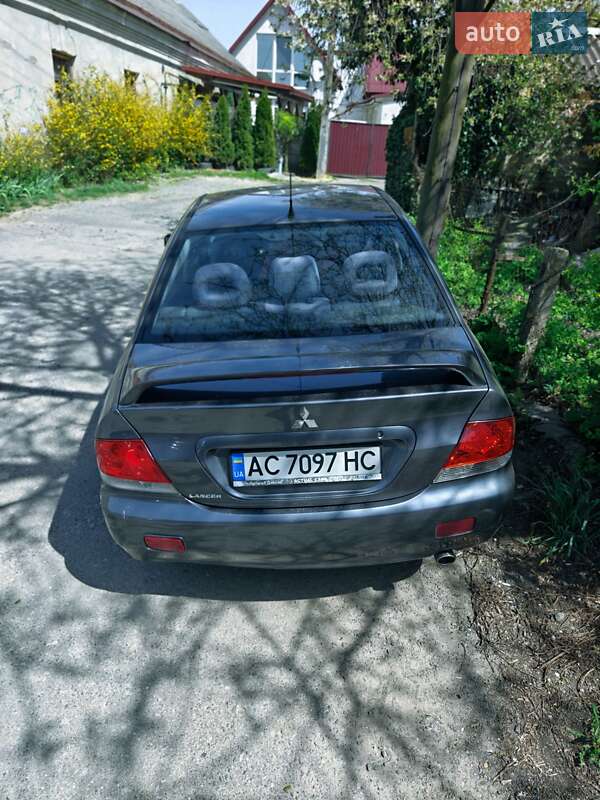 Седан Mitsubishi Lancer 2004 в Луцке