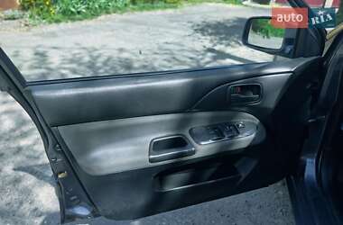 Седан Mitsubishi Lancer 2004 в 