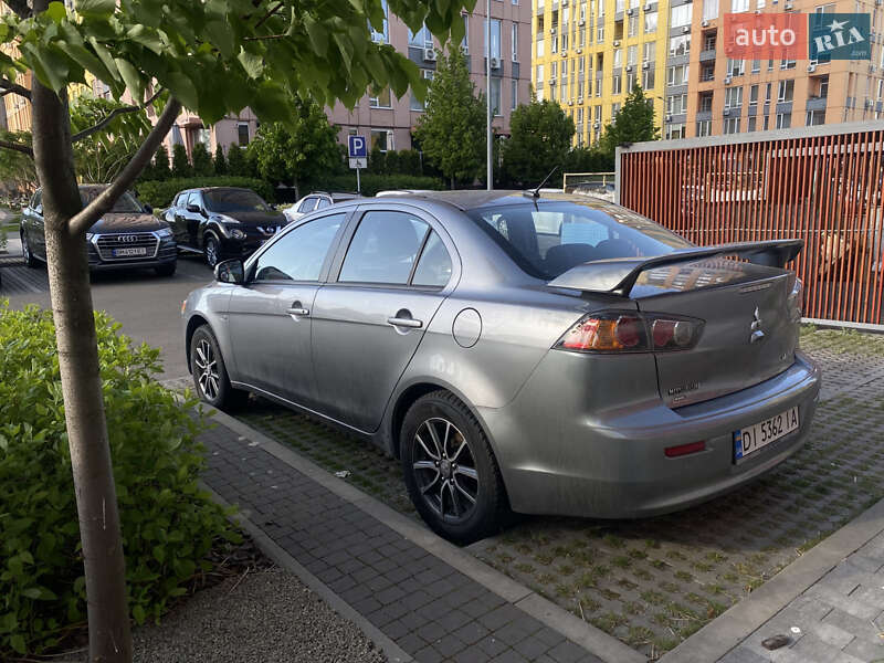 Седан Mitsubishi Lancer 2014 в Киеве