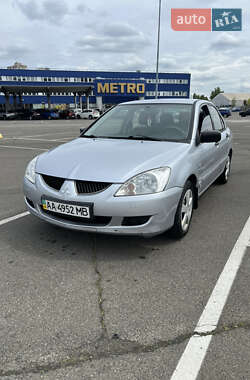 Седан Mitsubishi Lancer 2004 в Киеве