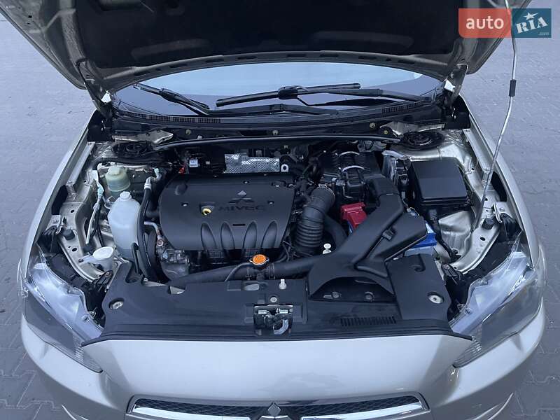 Седан Mitsubishi Lancer 2008 в Луцьку