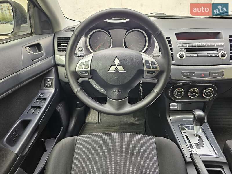 Седан Mitsubishi Lancer 2011 в Києві
