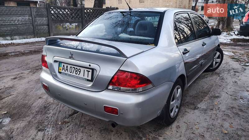 Седан Mitsubishi Lancer 2005 в Киеве