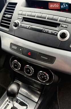 Седан Mitsubishi Lancer 2011 в 