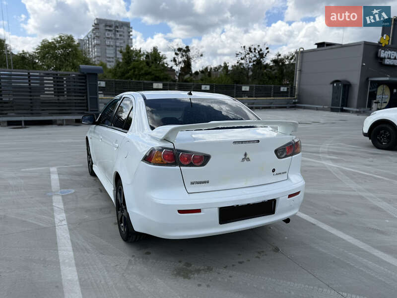 Седан Mitsubishi Lancer 2012 в Киеве