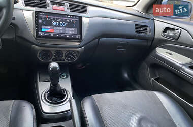 Седан Mitsubishi Lancer 2004 в 